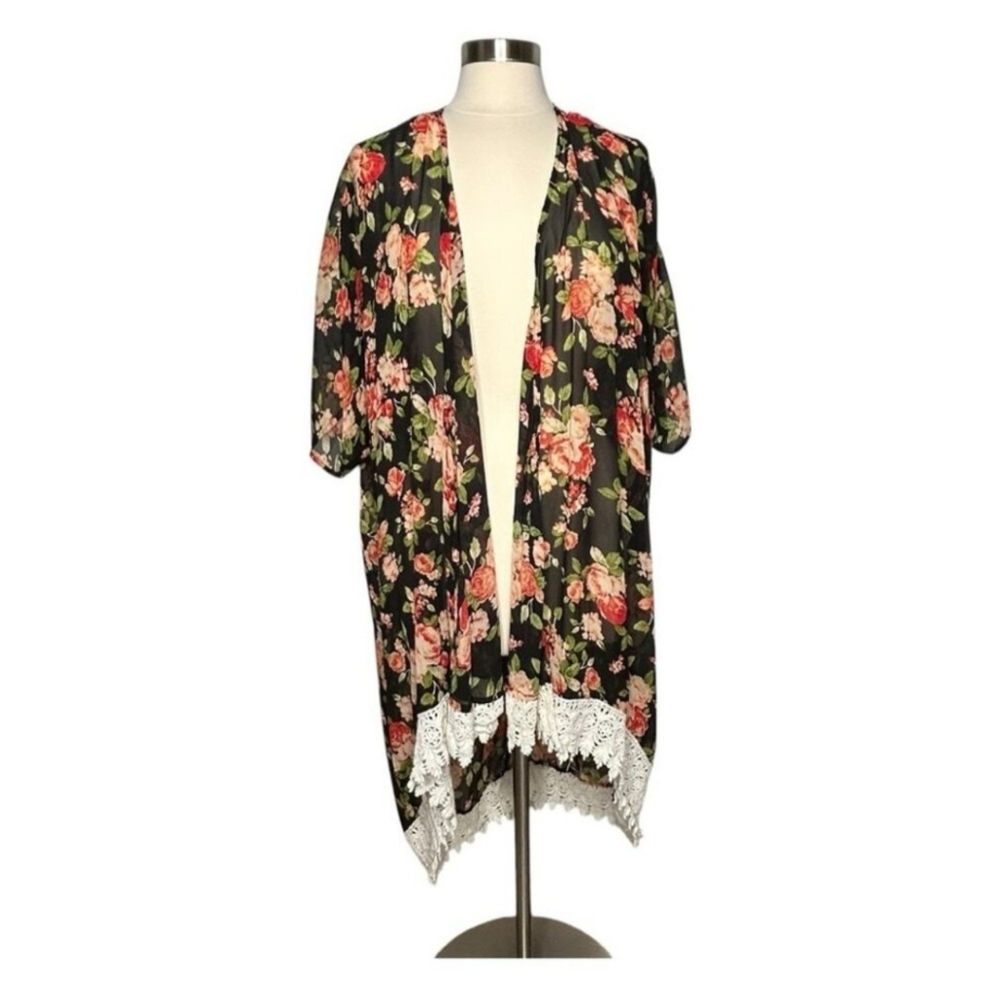La Hearts Floral Lace-Trim Kimono Robe